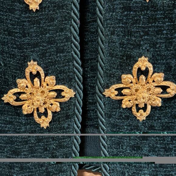 St. John Dark Emerald Green Knit Jacket Gold Tone Embellished Cropped Size 4 Vtg - Picture 4 of 12